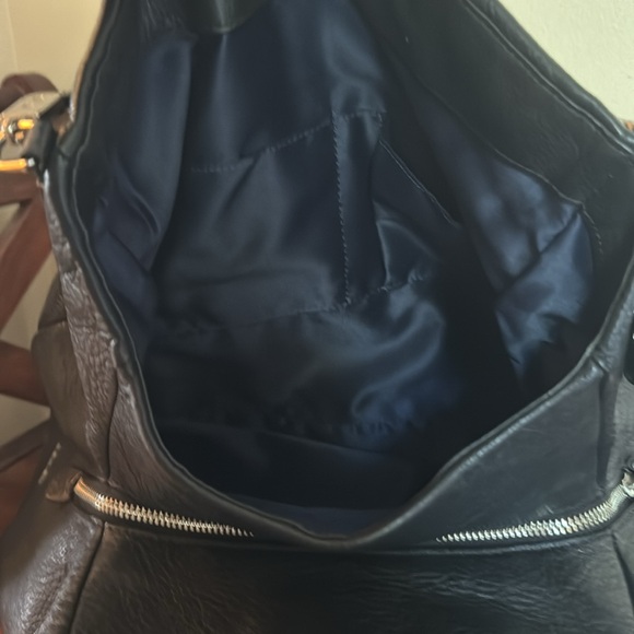 Large shoulder bag with plenty of room to hold everything you need. - Picture 2 of 4